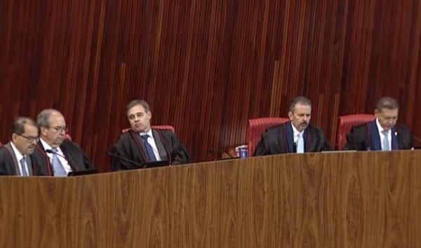 Douglas Ruas pode vencer no 1º turno após TSE anular votos
