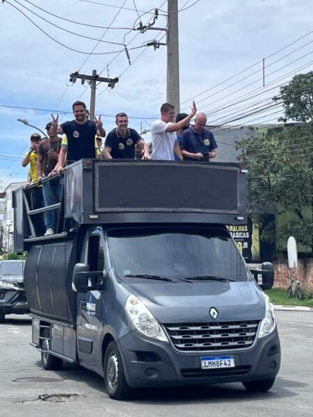 Douglas Ruas faz carreata em Resende por Flávio Bolsonaro