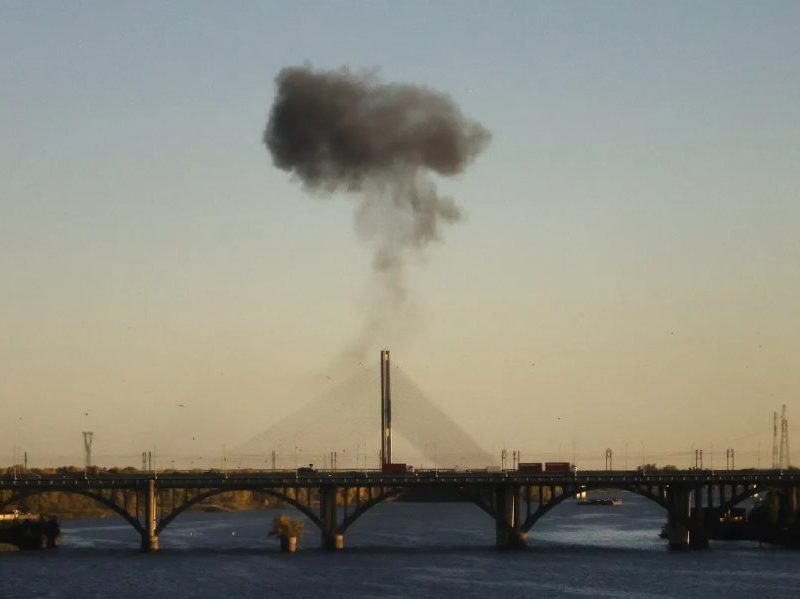 Ataques de drones atingem refinaria na Rússia após fim de trégua