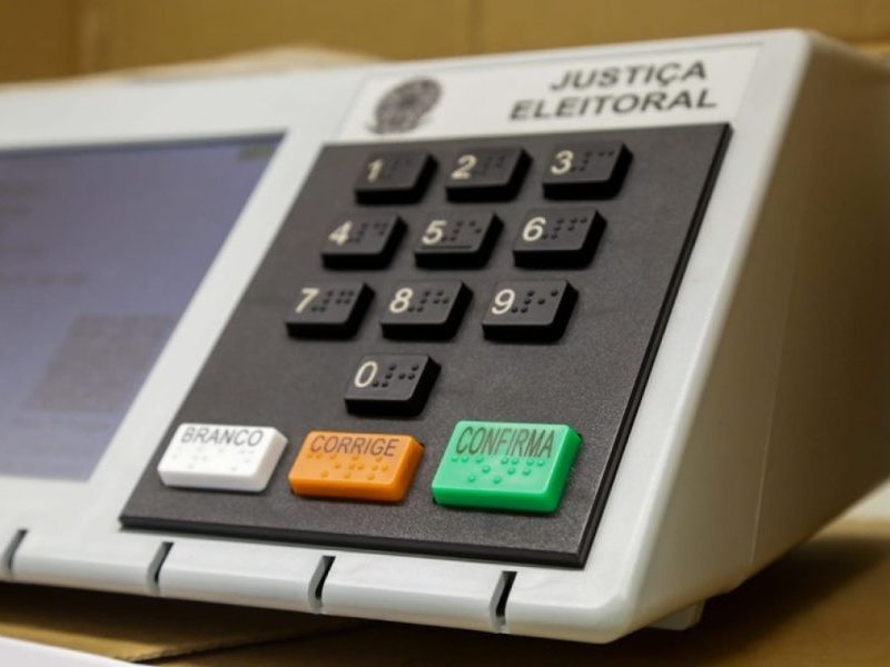 Eleições 2026: Posso levar crianças para a seção de votação?
