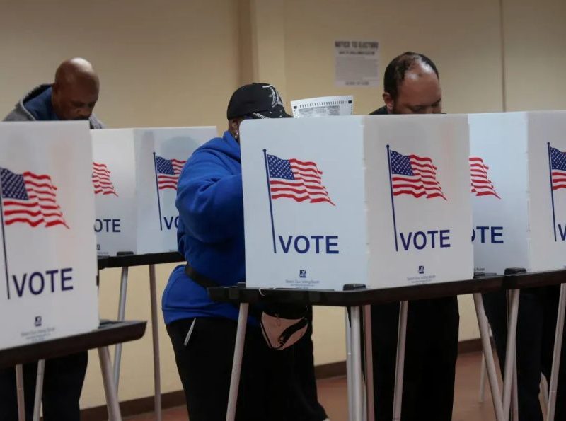 Eleições nos EUA superam 2022 com 48 milhões de votos antecipados