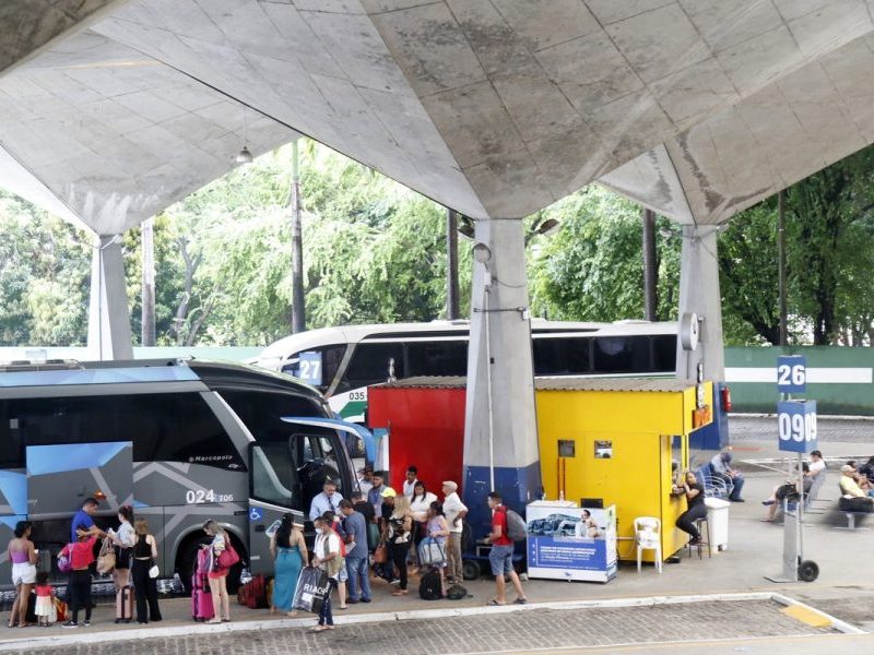 Eleitor tem direito a passagem intermunicipal gratuita no 2º turno; entenda
