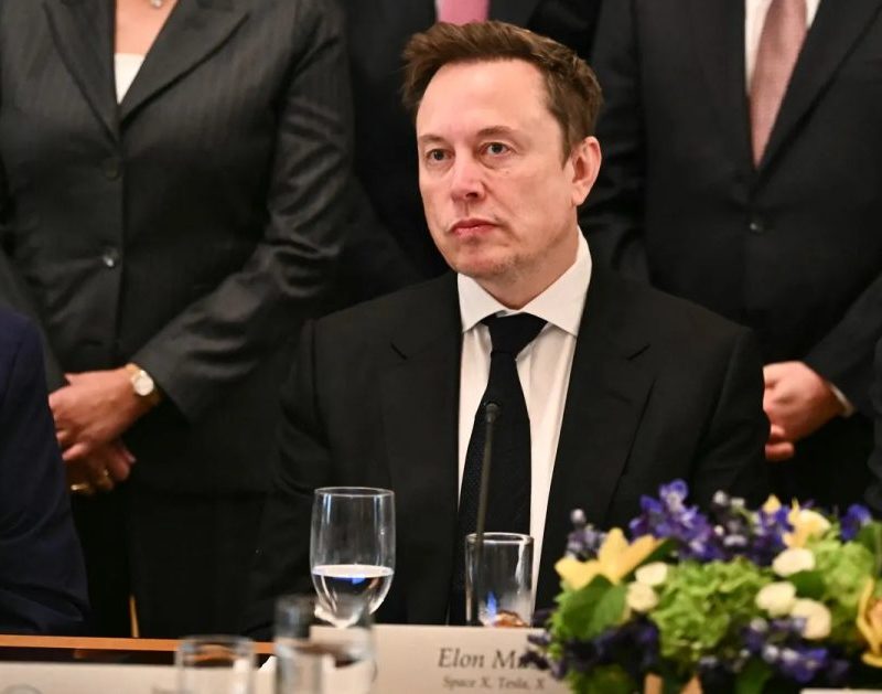 Elon Musk oficializa estudo para fusão entre Tesla e SpaceX