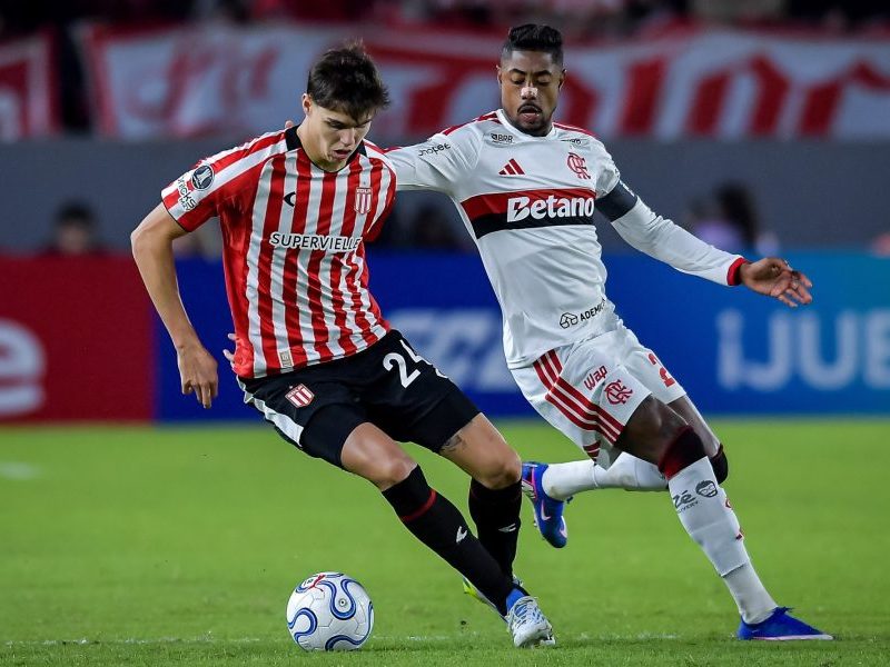 Em seis jogos, Flamengo nunca perdeu para Estudiantes como mandante