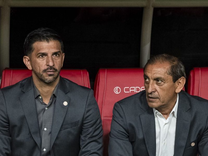 Emiliano Díaz recusa o Corinthians e revela promessa de retorno