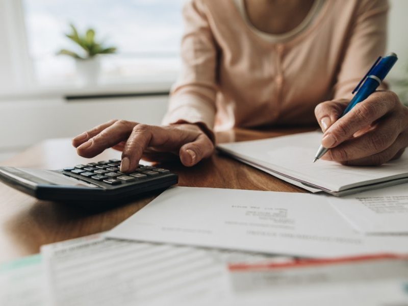 Endividamento das famílias brasileiras atinge 50,1% em agosto