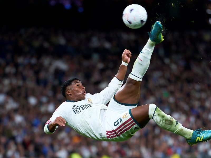 Endrick comemora 1ª titularidade no Real Madrid sob o comando de Mourinho