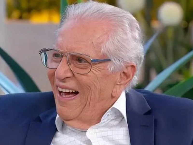 Carlos Alberto de Nóbrega passa por cirurgia para colocar marcapasso