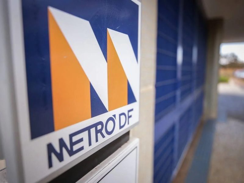 Esquerda x direita: manifestações no mesmo horário acendem alerta no metrô