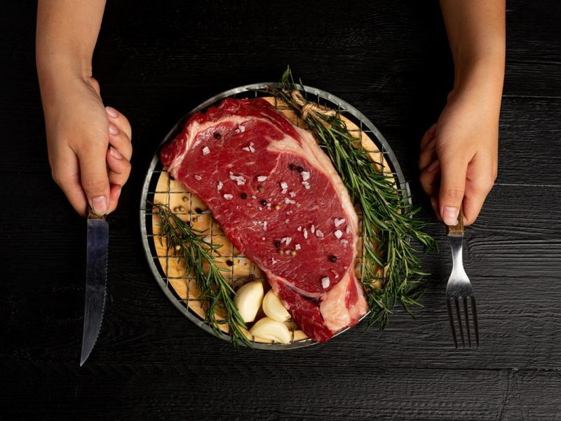 Dieta vegetariana ou com carne: qual ganha mais massa muscular?