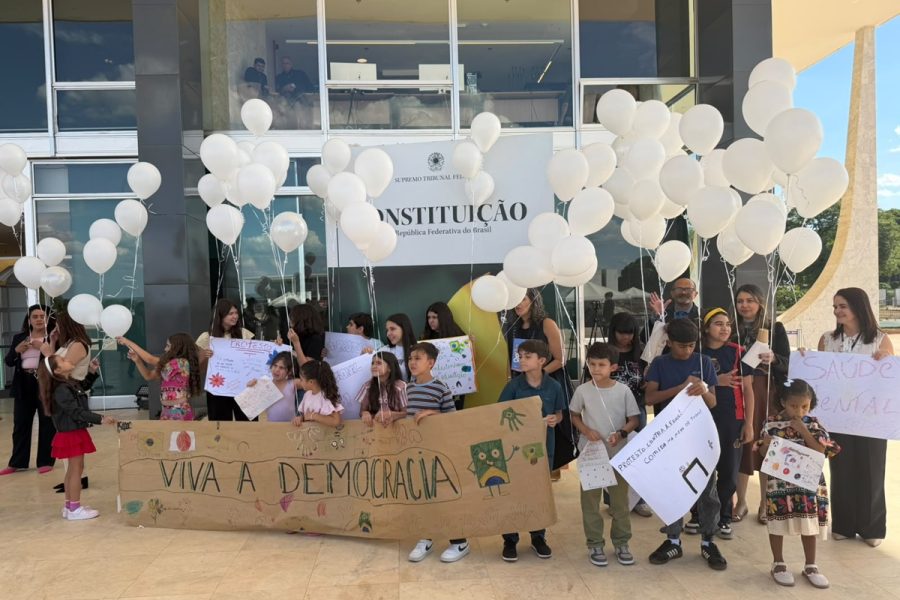 Evento sobre democracia e cidadania reúne crianças no STF