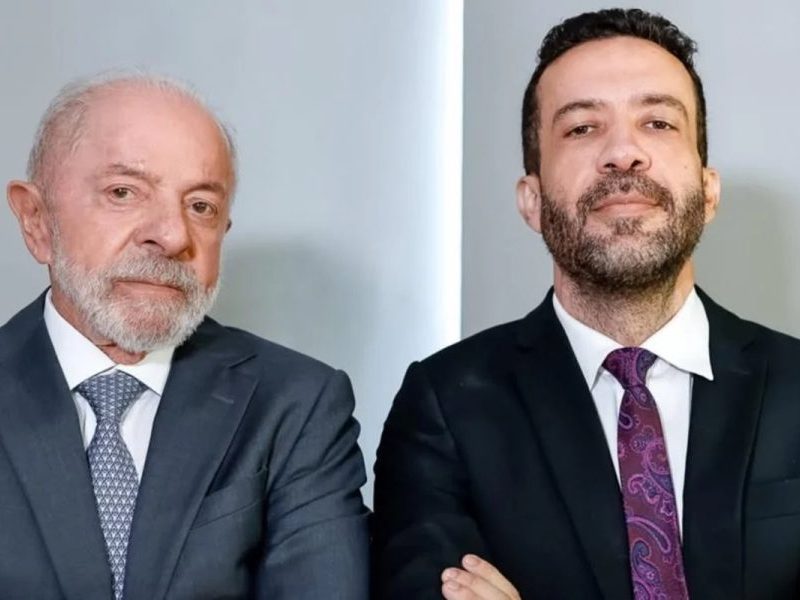 “Exército do Lula” supera 8 milhões e Janones pede “mais soldados”
