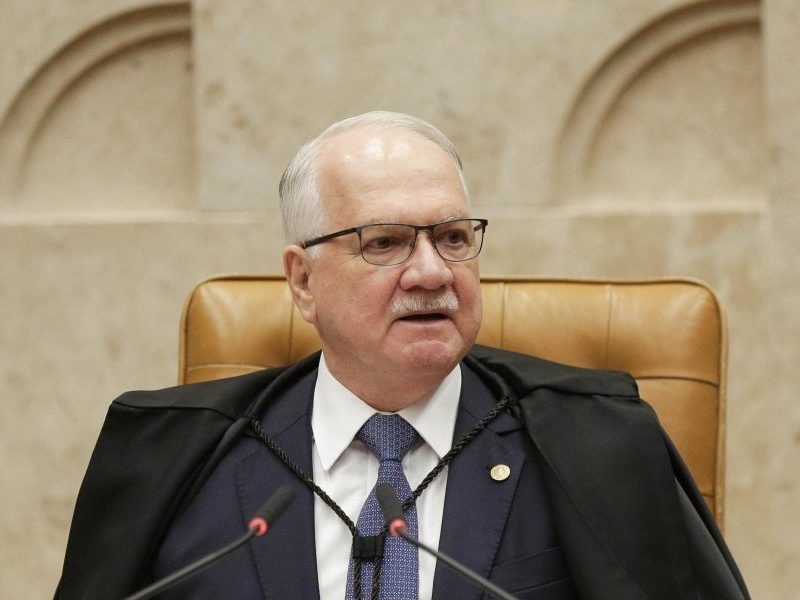 Fachin devolve Farra do INSS a Mendonça, mas mantém controle do Caso Master