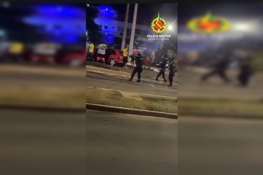Festa pós-eleição no DF tem spray, balas de borracha e bebidas arremessadas