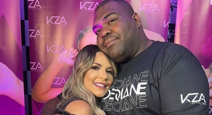Filho de Deolane pede milagre para segurança internado e intubado