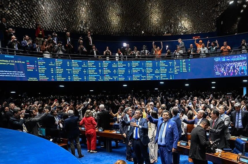 Fim da escala 6×1 exige negociação sobre jornadas na indústria, aponta sindicato