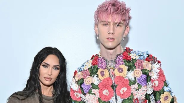 Fonte revela reação de Megan Fox a rumores de romance entre o ex, Machine Gun Kelly, e Dakota Johnson Fonte revela reação de Megan Fox aos rumores de romance entre Machine Gun Kelly e Dakota Johnson (Foto: Reprodução/Instagram; Getty)