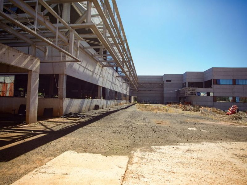 Foragido, Primo deixa obra faraônica abandonada no interior paulista