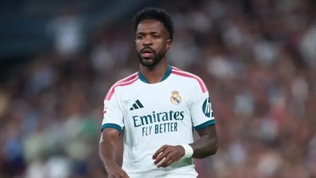 Forbes revela lista dos jogadores mais bem pagos no mundo, e Vini Jr. sobe para o TOP 5; veja o ranking Vini Jr. entra na Justiça contra atriz após publicação sobre suposta interação nas redes sociais (Foto: Getty)