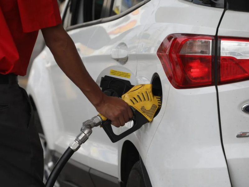 França e Alemanha suavizam meta de carros elétricos