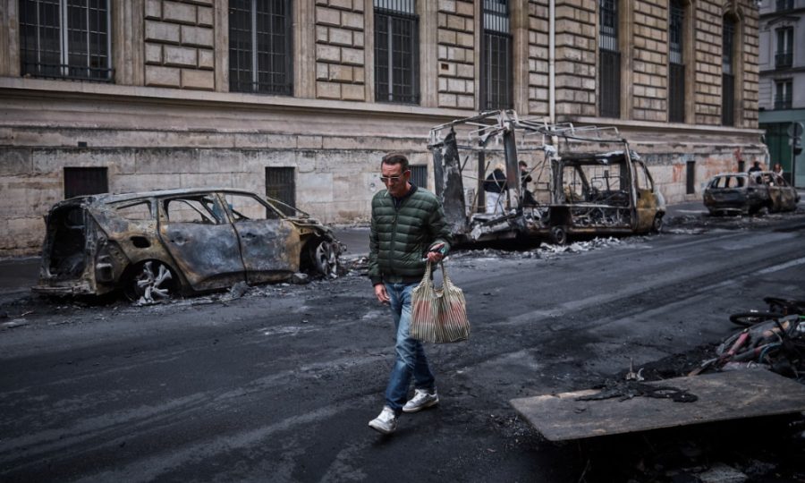 França emite toques de recolher para conter onda de violência e saques