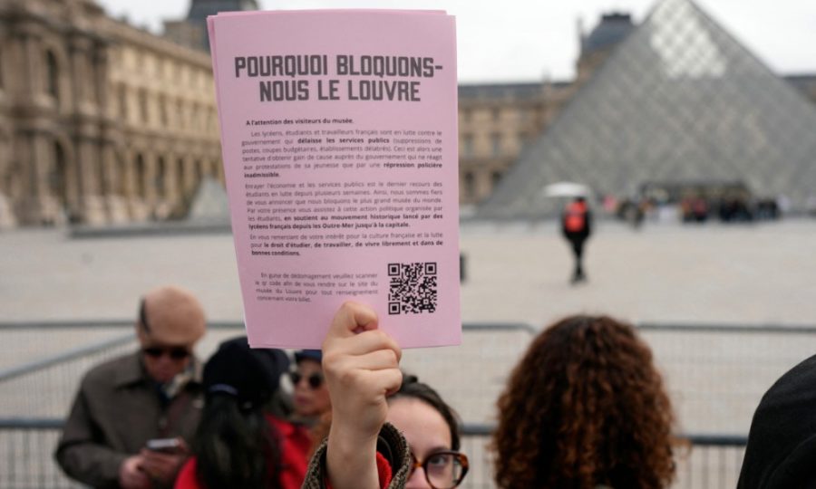 França fecha museus e reforça policiamento em meio a novos protestos