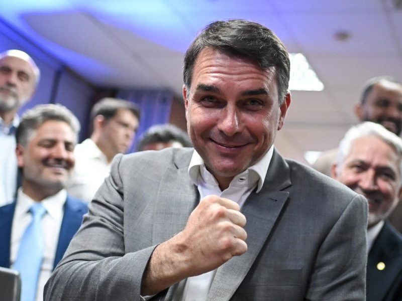 Flávio Bolsonaro: veja a repercussão da fala do senador