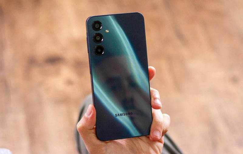 Galaxy A36 vs A16 5G: qual Samsung barato dura mais tempo?