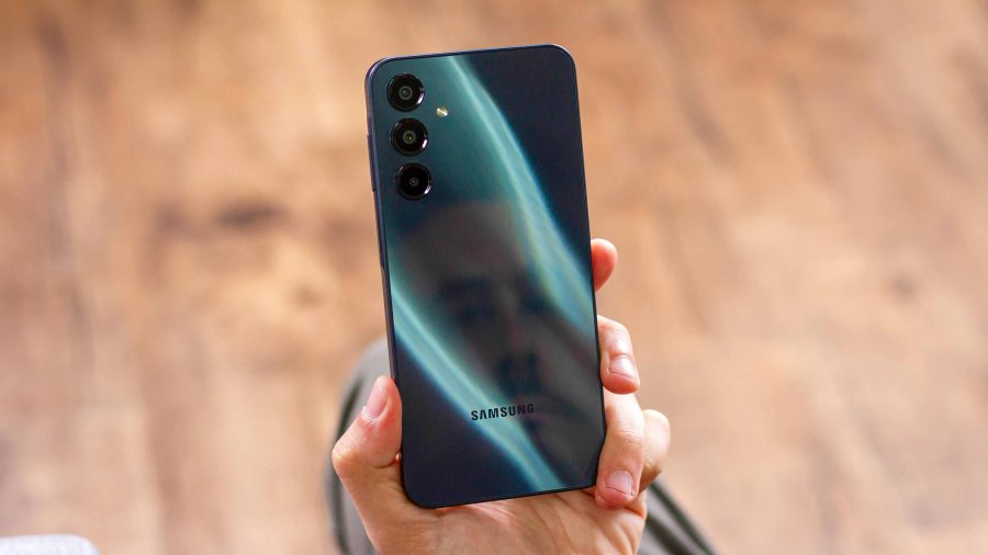 Galaxy A36 vs A16 5G: qual celular barato da Samsung vai durar mais?