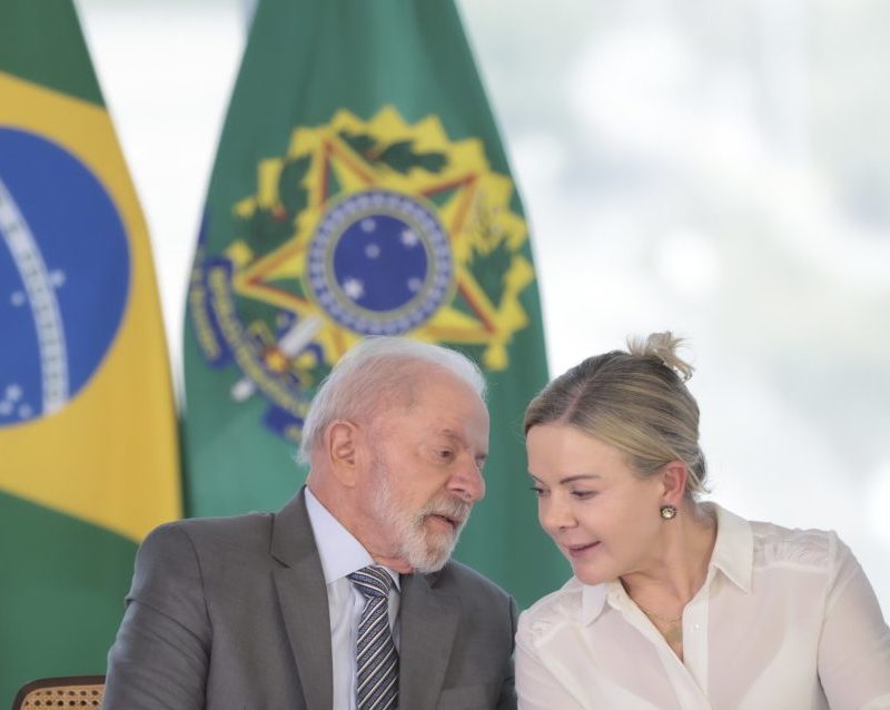 Gleisi Hoffmann é cotada para o ministério do Desenvolvimento