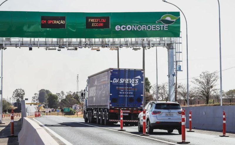 Golpe do “free flow” usa sites falsos e medo de multa para roubar motoristas