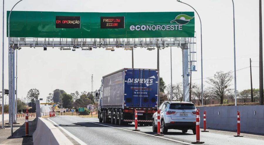 Golpe do “free flow” usa sites falsos e medo de multa para roubar motoristas