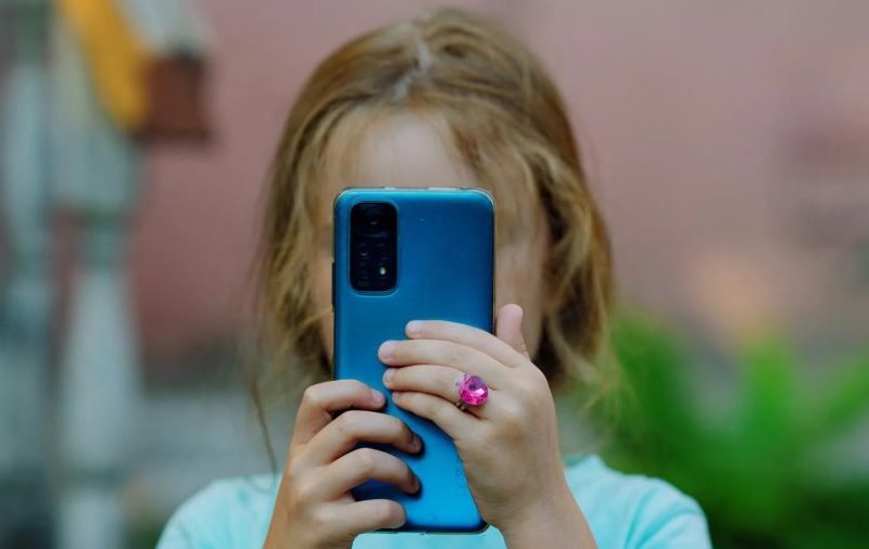 Golpes contra crianças: 5 sinais de alerta em jogos e redes sociais