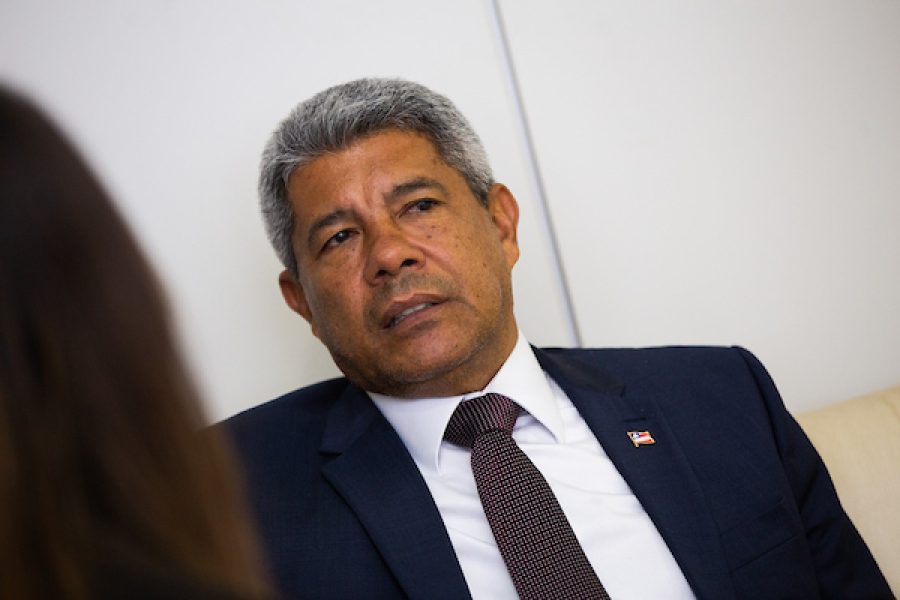 Governador da Bahia coloca PM em prontidão para dirigir ônibus
