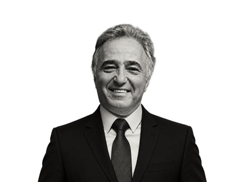 Herdeiros de Jorge Mitre travam guerra judicial por herança