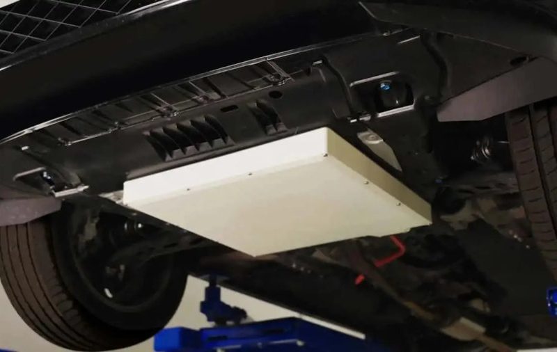 Honda cria estrada que carrega carro elétrico em movimento