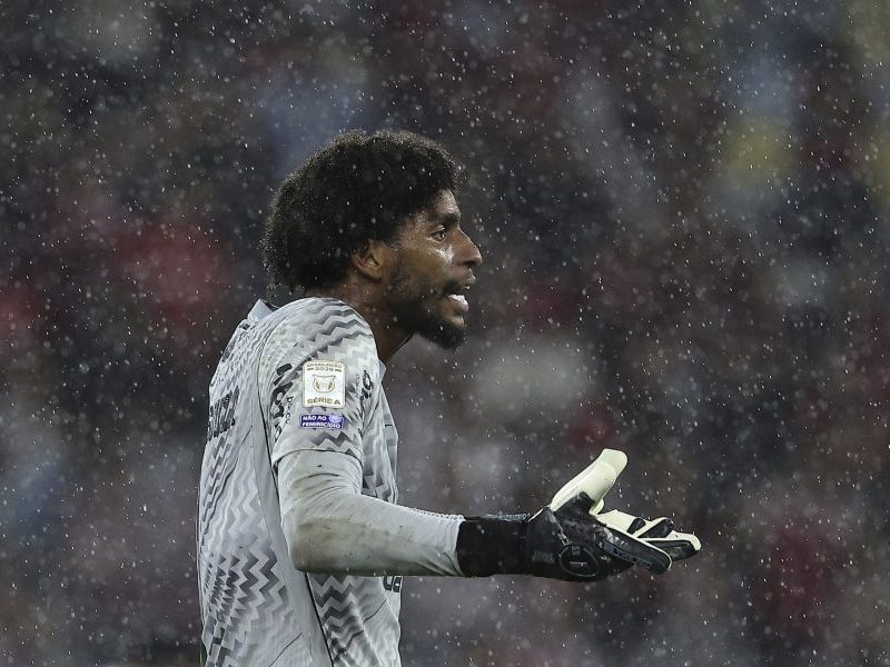 Hugo pede desculpas à torcida do Corinthians após goleada