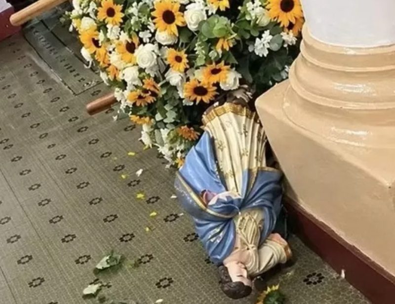 Santa chutada em igreja de MG é peça do século 18