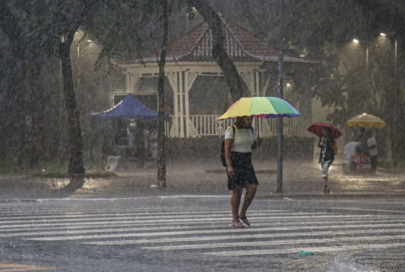 Alerta de tempestade no Sul Fluminense para quarta-feira