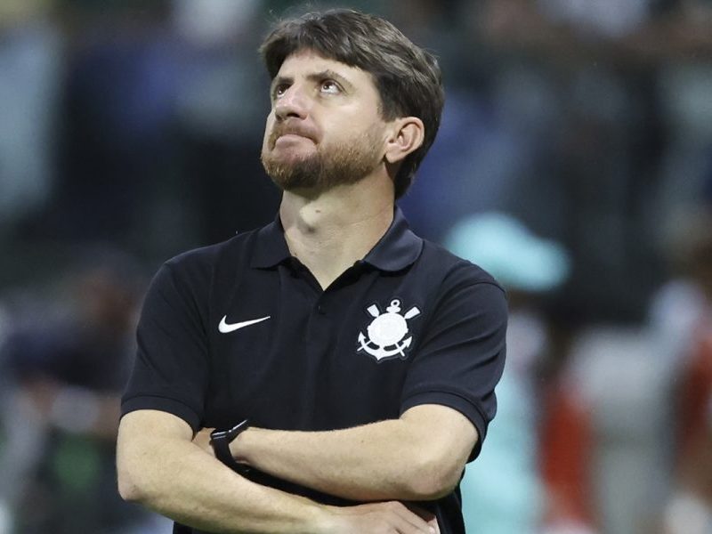 Corinthians perde clássico, William defende Memphis e exalta Seedorf