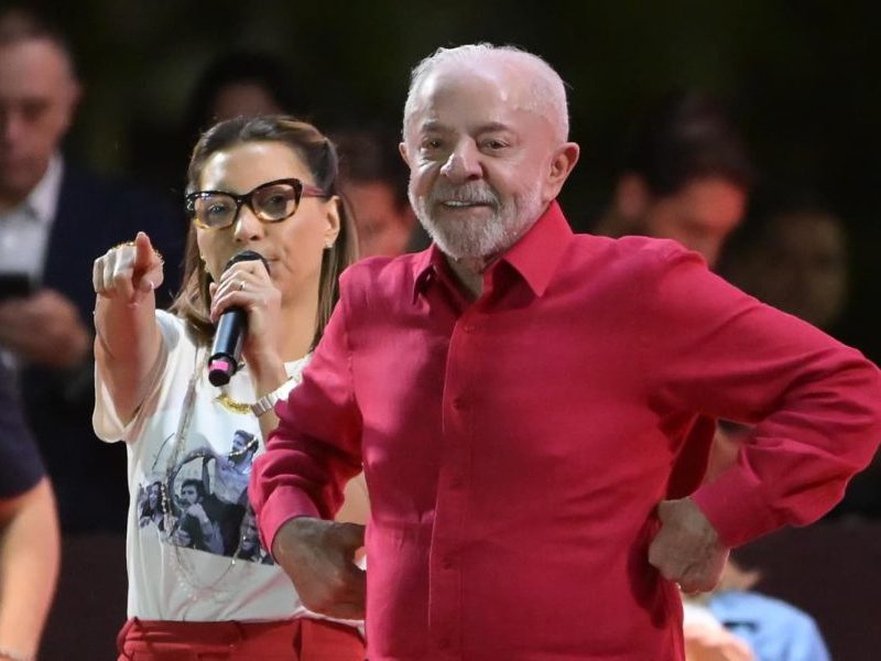 Janja celebra 81 anos de Lula com declaração apaixonada
