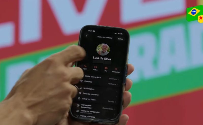 Janones vaza número de Lula durante live de 24 horas
