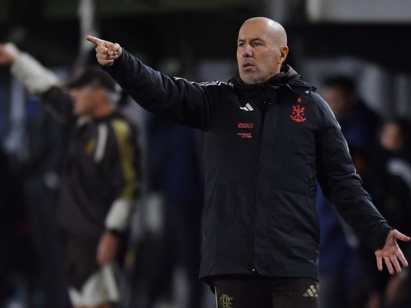 Jardim critica postura do Estudiantes em empate do Flamengo