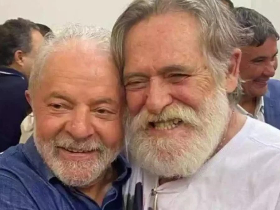 José de Abreu cobra posicionamento político de “colegas omissos” e cita nomes