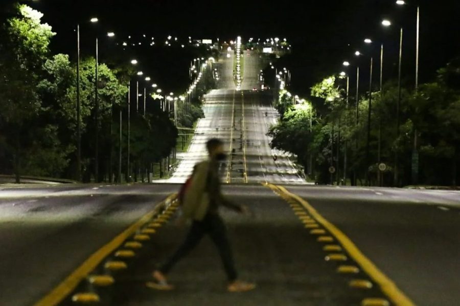 Jovem de 18 anos morre atropelada no Eixão Norte, em Brasília