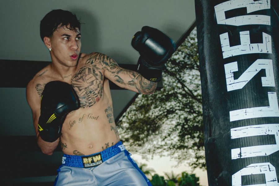 Kaio Jorge treina boxe em mês de clássico mineiro e agita as redes sociais