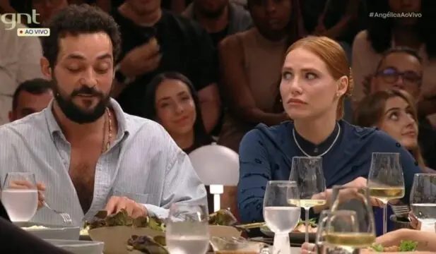 Letícia Colin revela desconforto ao gravar cenas de beijo com Eduardo Sterblitch em “Os Outros”: ‘Foi péssimo’ Letícia Colin revela desconforto ao gravar cenas de beijo com Eduardo Sterblitch em “Os Outros”: ‘Foi péssimo’