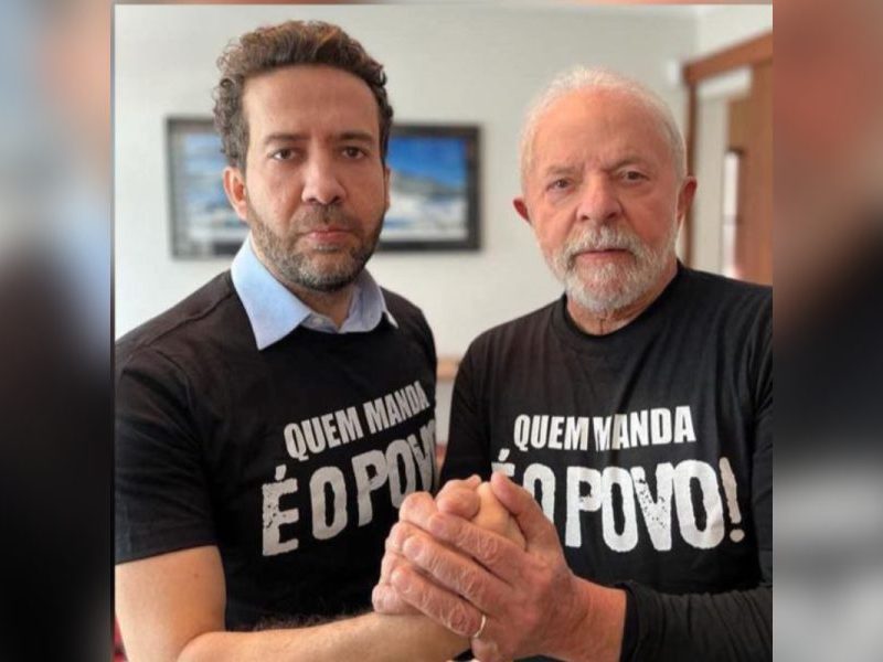 Lula e Janones convocam “Exército” para live no mesmo horário que Flávio