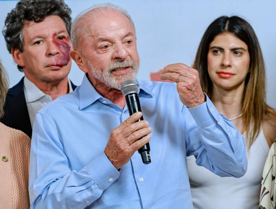 Lula anuncia expansão do Pé-de-Meia para universitários em 2027