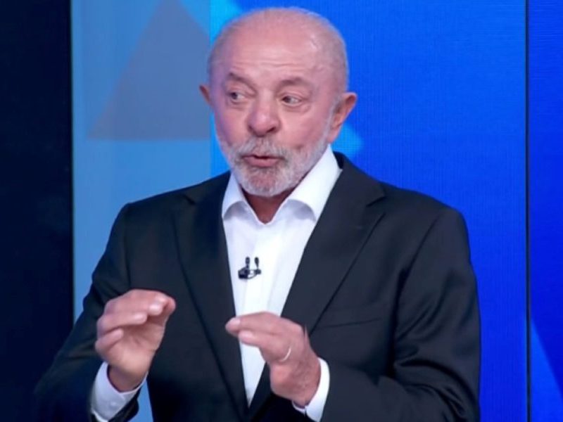 Lula rebate Flávio: “Não vou permitir que um miliciano me chame de 9 dedos”